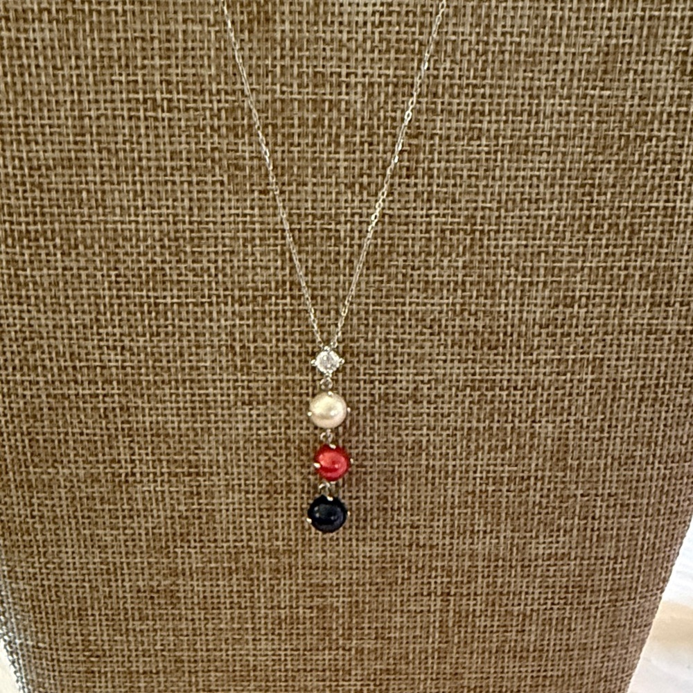 Chic Pearl and Bead Necklace